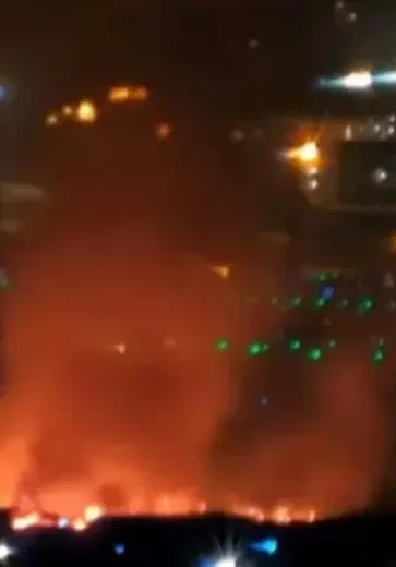 Piloto faz pouso de emergência após motor de avião explodir durante decolagem