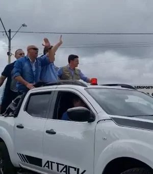 Bolsonaro chega à Bahia para entrega de duplicação de rodovias federais