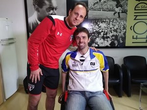 Ex-goleiro do São Paulo participa da Paralimpíada e recebe apoio de Ceni