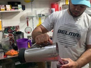 'Rei das Caipirinhas' ganha R$ 1.000 por noite e esqueceu o que é dívida