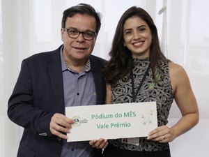 ?Servidora da justiça separa meia tonelada de lixo para reciclagem em dois meses