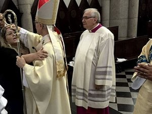 Dom Odilo é agredido em missa que marca início da Páscoa