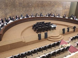 TJ condena Dudu Hollanda a 3 anos e 6 meses