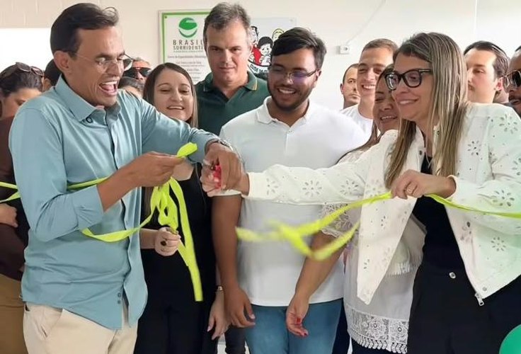 Messias celebra 64 anos de emancipação com inauguração, entrega de veículos, ações na educação, na saúde, torneio de futebol e desfile de bandas