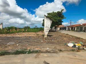 Defensoria cobra retomada de obra de quadra escolar parada há mais de 10 anos