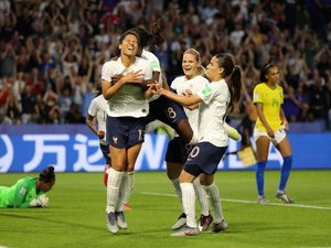 Brasil é derrotado pela França e dá adeus ao mundial