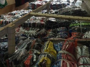 Polícia apreende R$ 90 mil em produtos falsificados em Feira da Sulanca