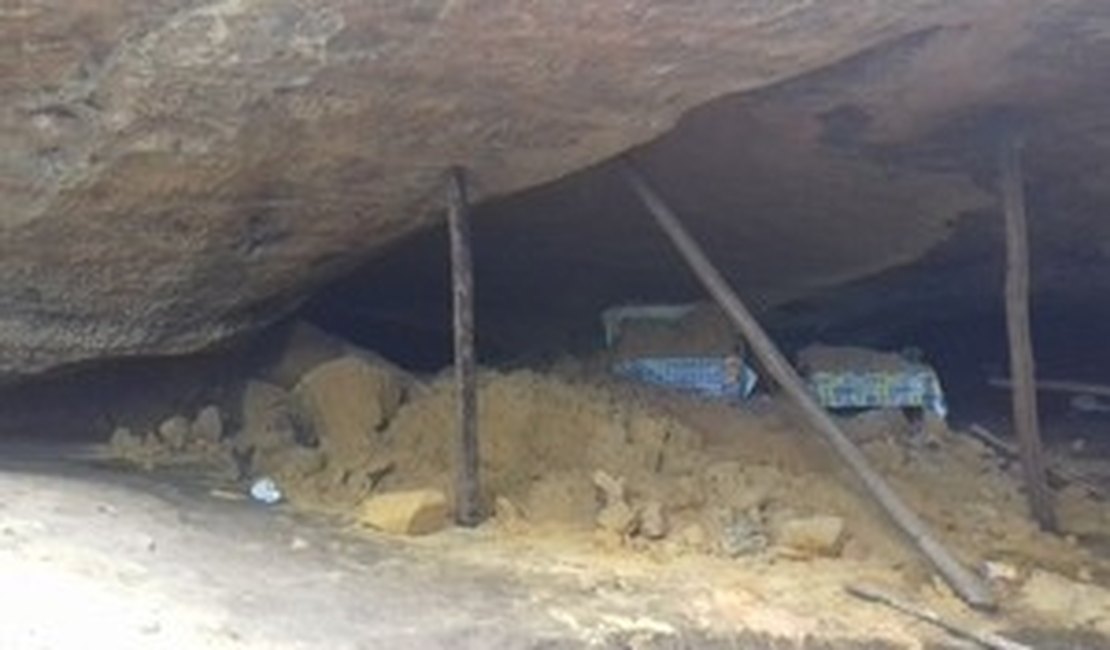 Gruta desaba e fiéis ficam soterrados durante celebração no Tocantins