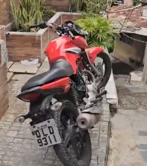 Polícia Civil recupera moto roubada após ação integrada na Grota da Alegria