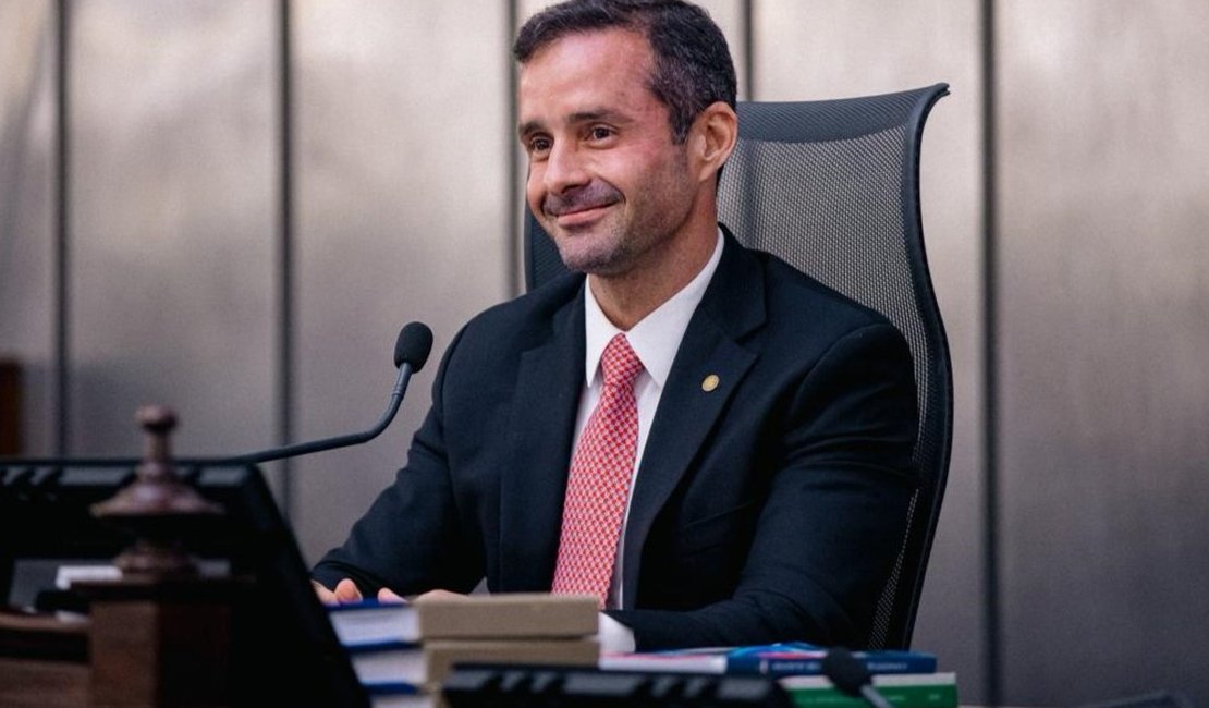 Bruno Toledo se despede da Assembleia Legislativa após indicação ao TCE