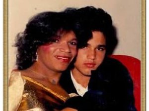Ex-mulher de Luciano Camargo diz que cantor a traia com travestis