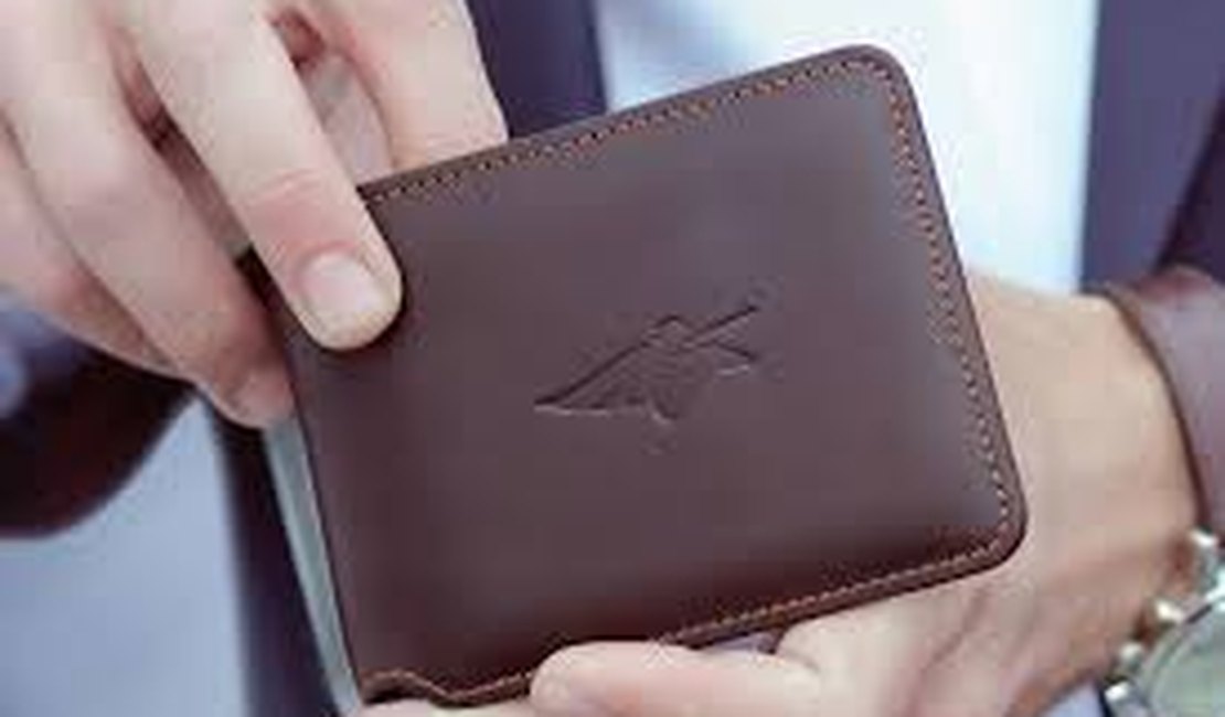 Corretor pede ajuda para achar carteira com documentos de clientes