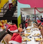 Com moradores da Vila Contente, Prefeitura realiza jantar de Natal no Restaurante Popular em Arapiraca