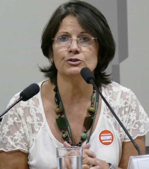 Criadora de caderneta de saúde vetada rebate Bolsonaro