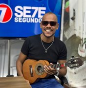 De Arapiraca para o mundo: o sonho de viver da música que move o cantor GêSamba