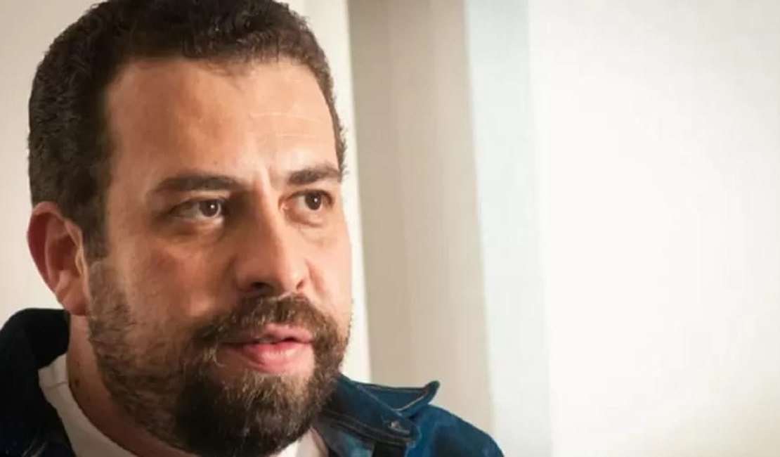 Justiça aceita denúncia, e Boulos vira réu por ofensa contra ex-ministro de Bolsonaro