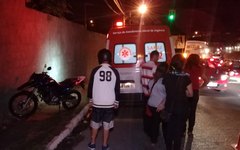 Motociclista colide em ônibus durante manobra, em Arapiraca