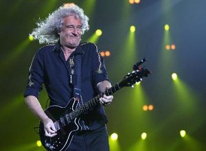 Músico do Queen faz textão contra conector da Apple
