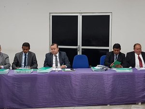 Sessão da Câmara é marcada por cobranças para Saúde e Educação