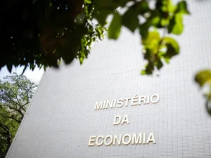 Governo prevê corte de 14 bilhões, mas reajuste de 5% ainda está indefinido