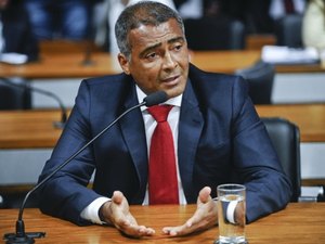 Romário teria conta não declarada de R$ 7,5 milhões na Suíça, diz revista