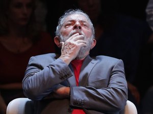 Presidente do TRF-4 decide que Lula deve continuar preso