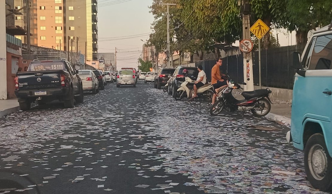 Lixo deixado pela campanha eleitoral chama a atenção em Arapiraca, segundo maior colégio eleitoral de AL