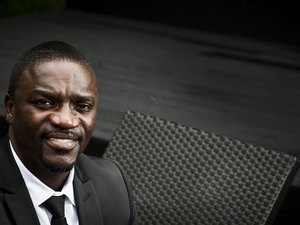 Após música com Anitta, Akon faz show no Brasil e diz gostar da cultura e das mulheres de SP