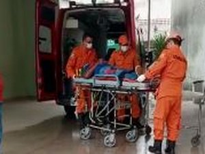 Colisão entre entre veículos deixa homem de 41 anos ferido no Centro de Arapiraca