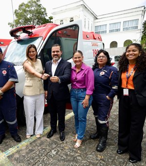 Prefeita Ceci celebra: Atalaia recebe nova ambulância do SAMU e garante construção de escola moderna