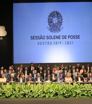 Em noite de homenagens, advocacia alagoana dá posse ao novo presidente da OAB