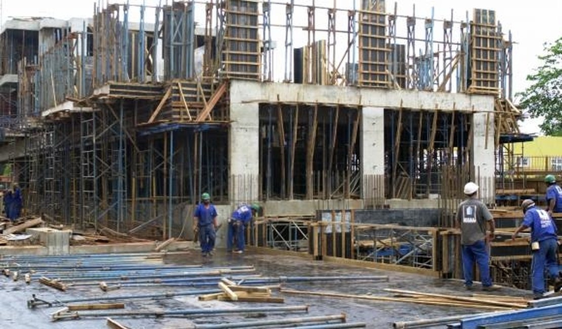 Construção civil tem alta de preços de 0,30% em fevereiro, diz IBGE