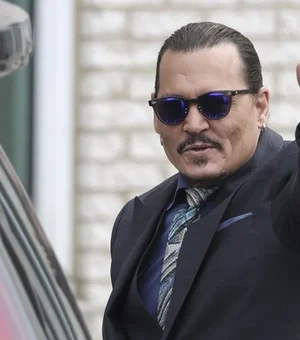 Denúncia anônima leva polícia à casa de Johnny Depp nos EUA. Entenda