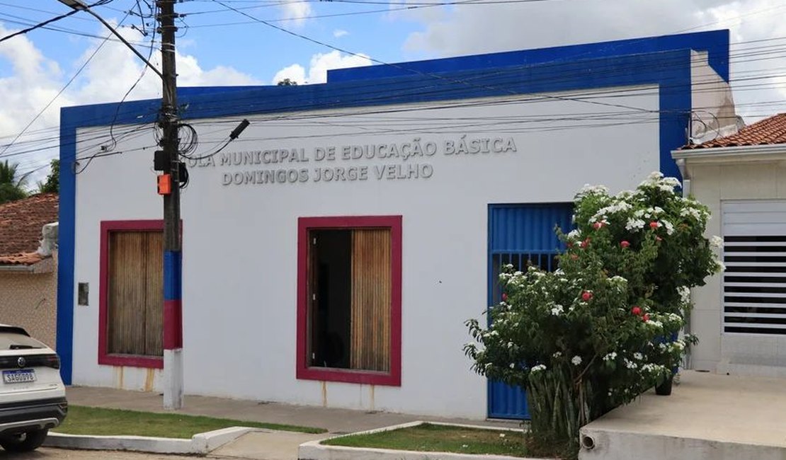 Atalaia: Defensoria debate mudança de nome de escola municipal Domingos Jorge Velho