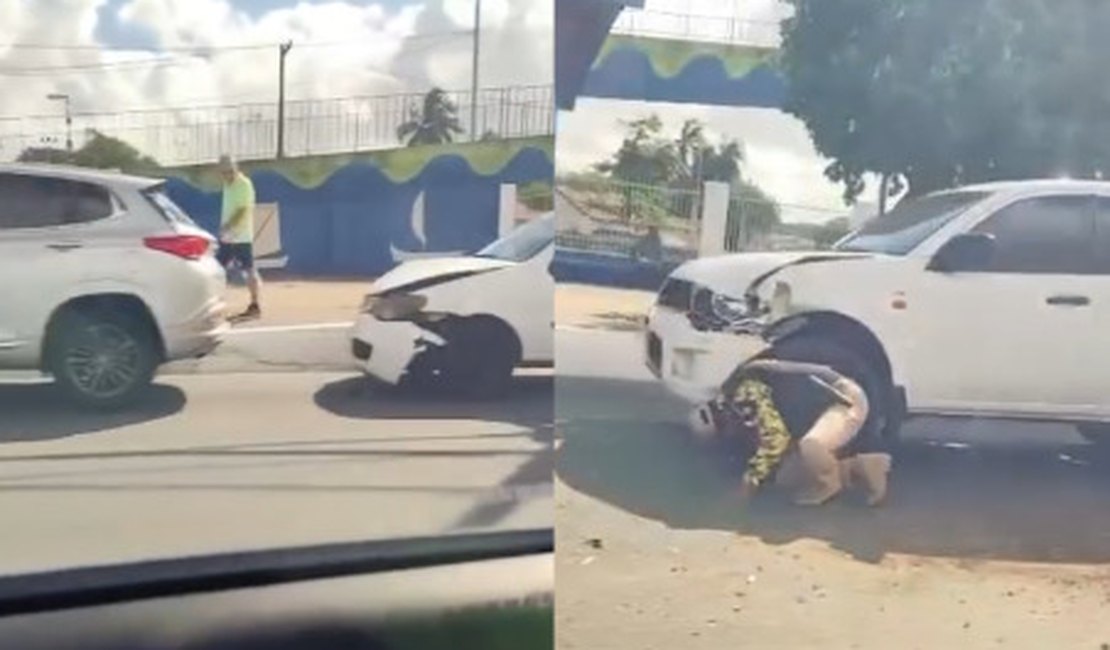 [Vídeo] Colisão entre três veículos é registrada na Avenida Fernandes Lima, em Maceió