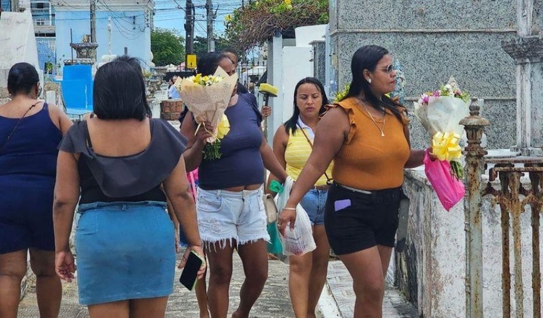 Prefeitura realiza credenciamento de ambulantes para o Dia de Finados em Maceió