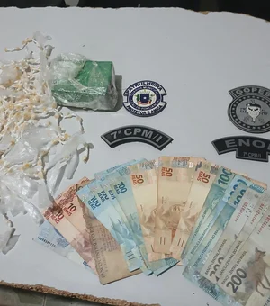 Motociclista colide contra viatura da PM e é preso com mais de 400 pedras de crack