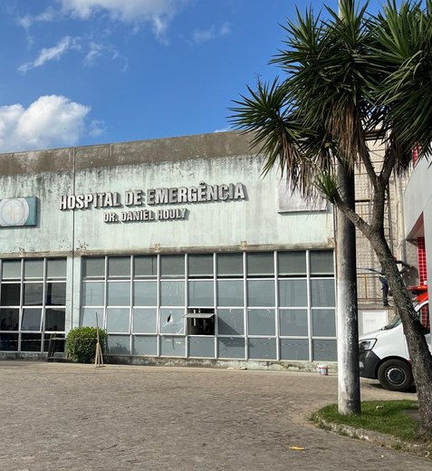 Foragido da Justiça é baleado e é preso ao dar entrada no Hospital de Emergência do Agreste