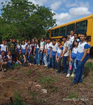 Estudantes da rede municipal de Arapiraca promovem rearborização e consciência ambiental