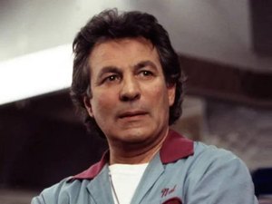 Joe E. Tata, o Nat da série Barrados no Baile, morre aos 85 anos