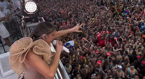 Cláudia Leitte arrasta multidão na véspera da Emancipação Política de Arapiraca