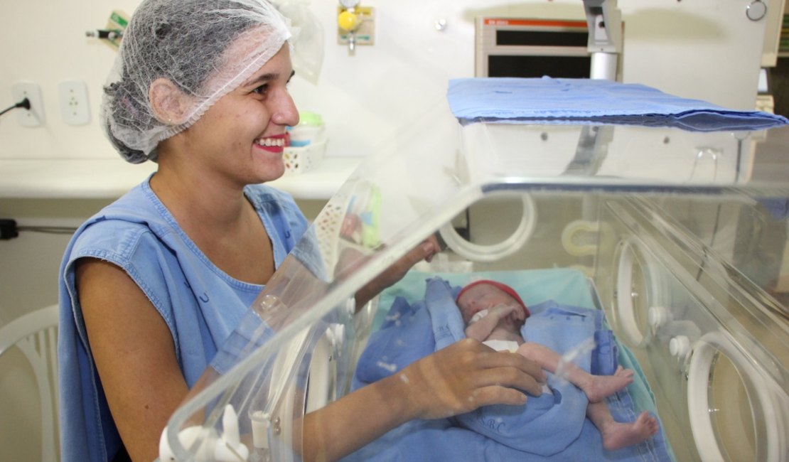 Hospital cria cartilha para incentivar o aleitamento materno