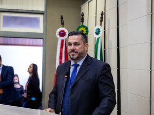 Leonardo Dias “convida” Renan Calheiros a conhecer realidade das UPAs