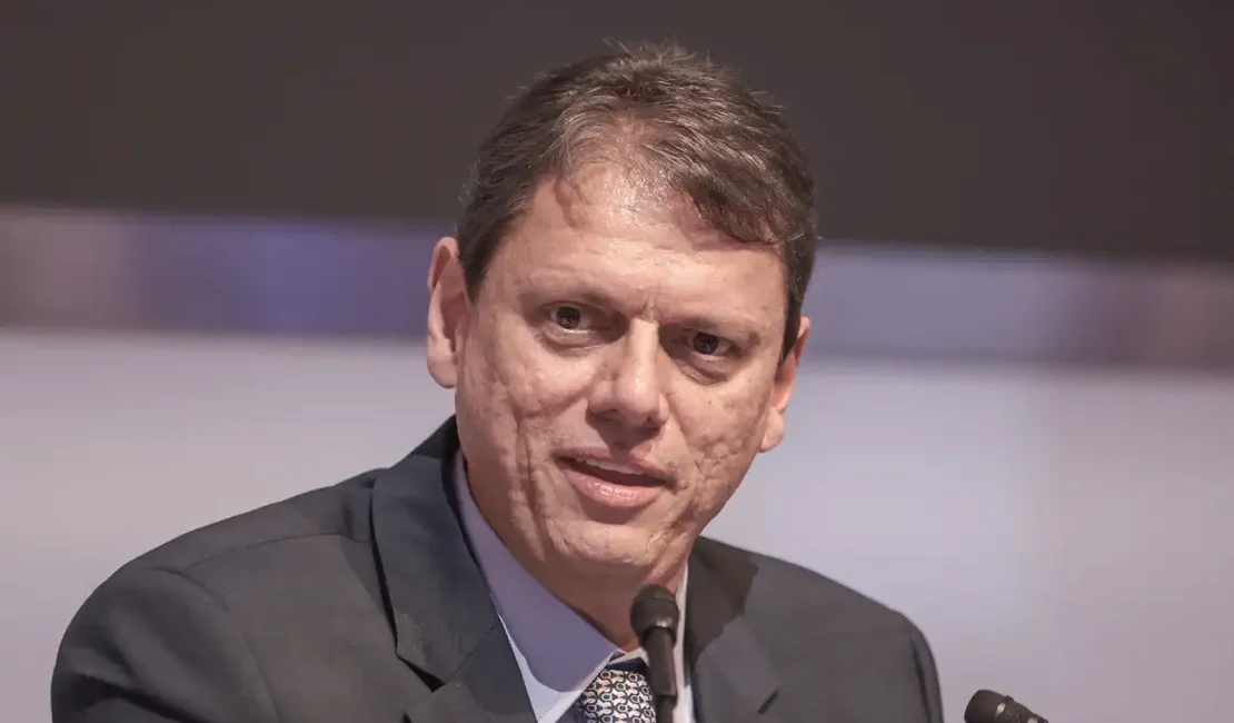 Moraes autoriza Tarcísio a visitar Bolsonaro na prisão nesta quinta-feira (22)