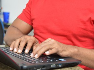 Cansaço extremo e desmotivação podem ser sinais da Síndrome de Burnout, alerta especialista