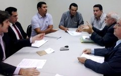 Prefeitos assinaram Termo no Ministério Público em julho de 2013