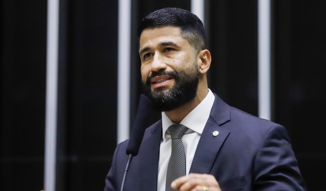 Deputado Fabio Costa critica decisão do STF de regular as redes sociais