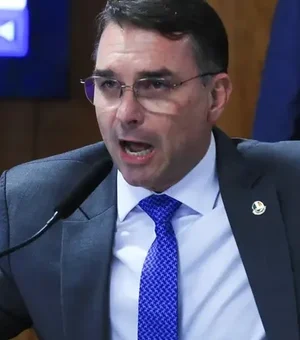 ‘Querem matar Bolsonaro’, diz Flávio após voto que formou maioria por condenação