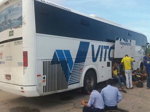 Ônibus com integrantes de quadrilha junina é alvo de assaltantes na BR-101