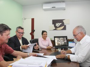 Prefeitura firma convênio para retomada do AABB Comunidade